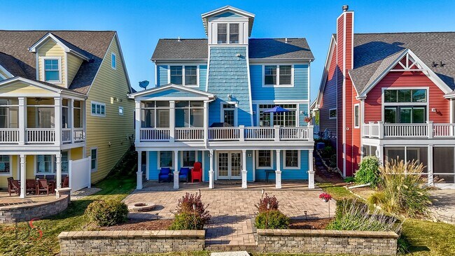 Building Photo - 7 Windward Way