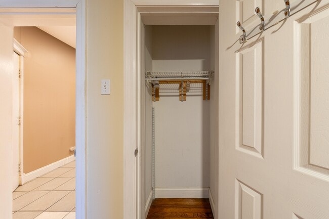 Building Photo - 2009 Maury Ave