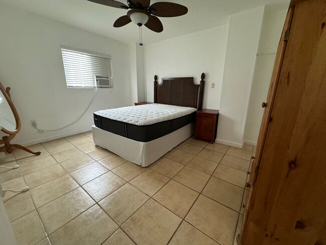 Building Photo - Hauula