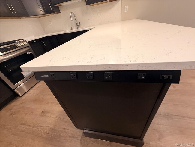 Building Photo - 122 Greenwich Ave