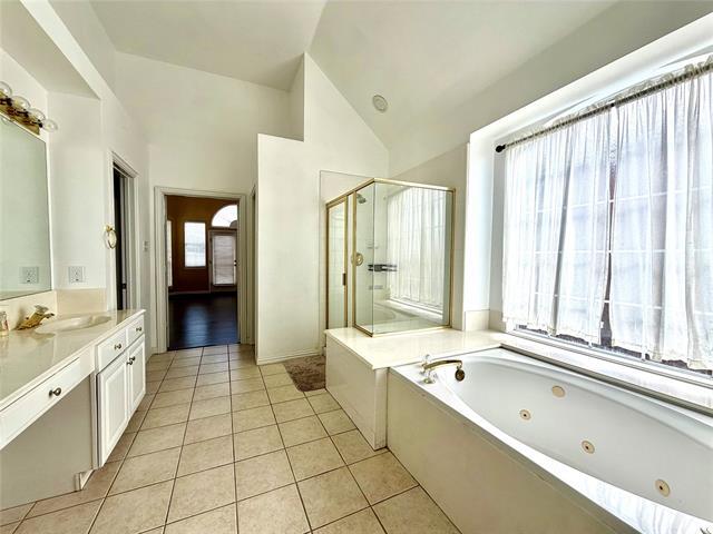 Building Photo - 525 Salisbury Dr