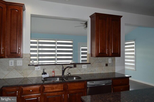 Building Photo - 43308 Barnstead Dr