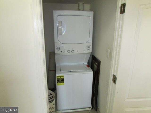 Building Photo - 6310 Hil-Mar Dr