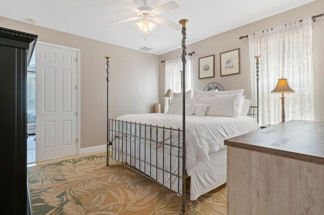 Building Photo - 4 Waterside St