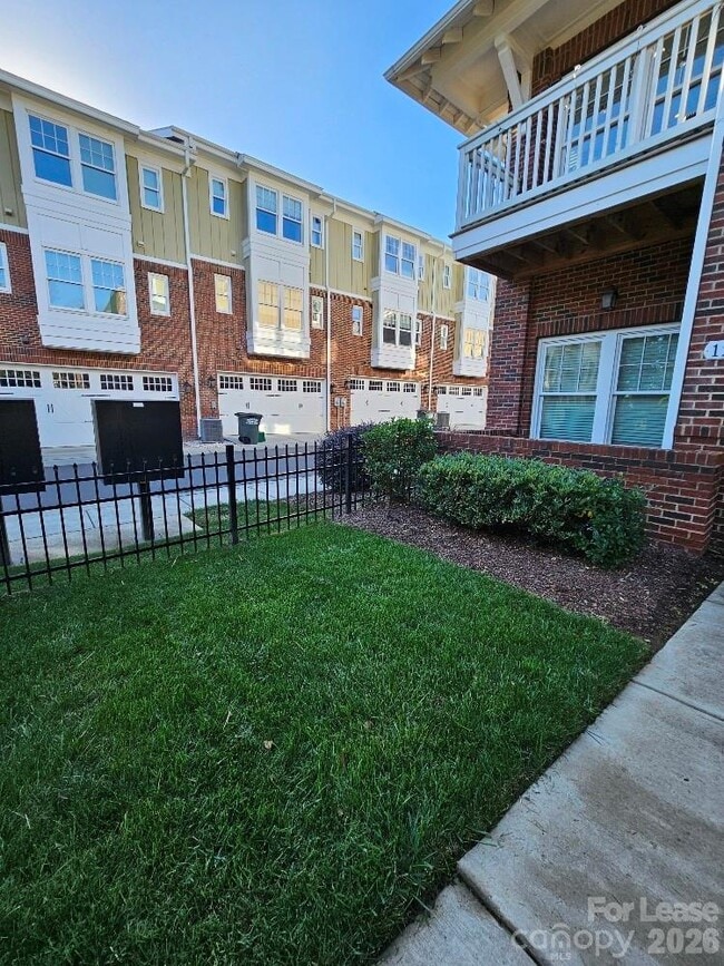 Building Photo - 1202 Macomb Pl