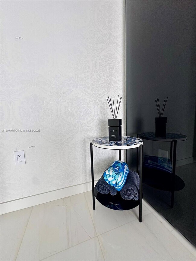 Building Photo - 300 Biscayne Blvd Way