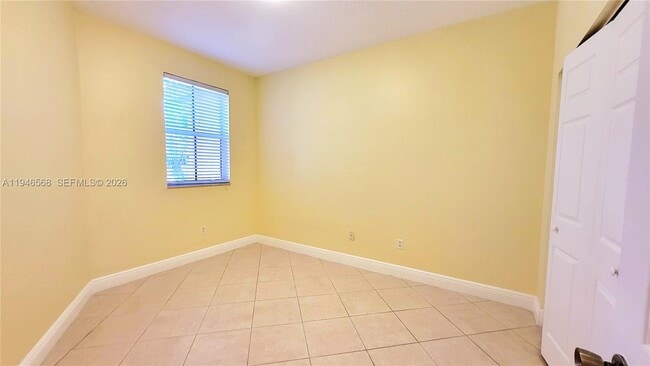 Building Photo - 4935 Tradewinds Ter