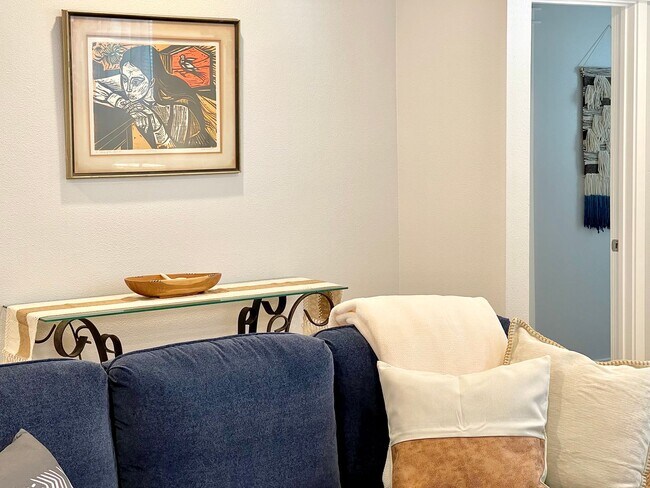 Building Photo - 3945S- The Sunset Lane Cottage | FURNISHED