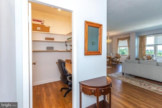 Building Photo - 4401 Roland Ave