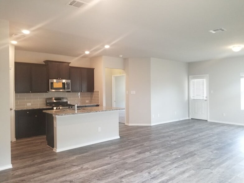 Building Photo - 8402 Cassia Cove