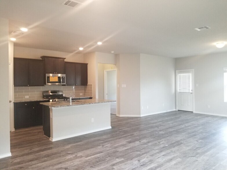 Building Photo - 8511 Cassia Cove