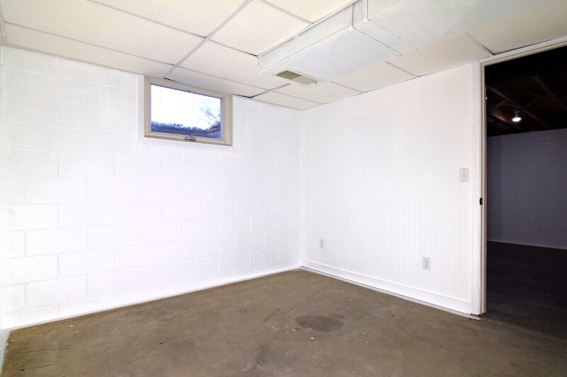 Building Photo - 2107 S 150 W