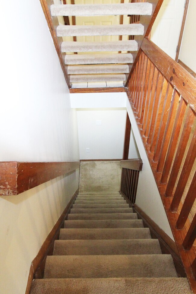 Building Photo - 2227 Teardrop Ave