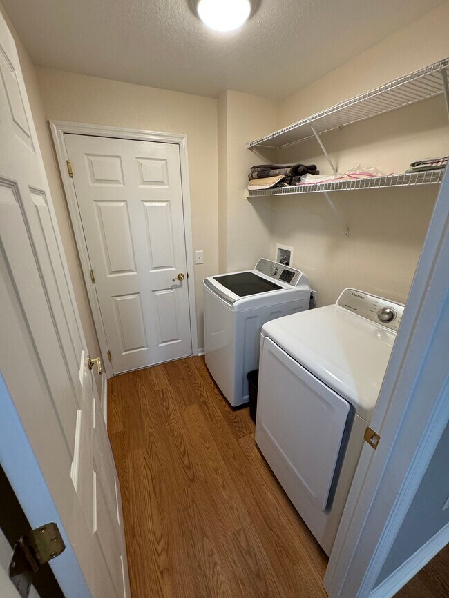 Building Photo - 353 Acadia Dr