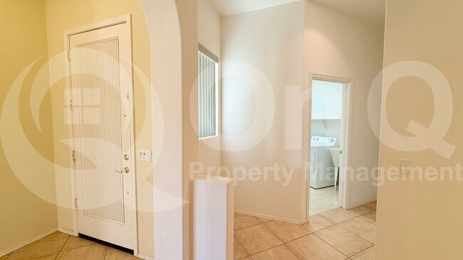 Building Photo - 3027 W Cottonwood Ln