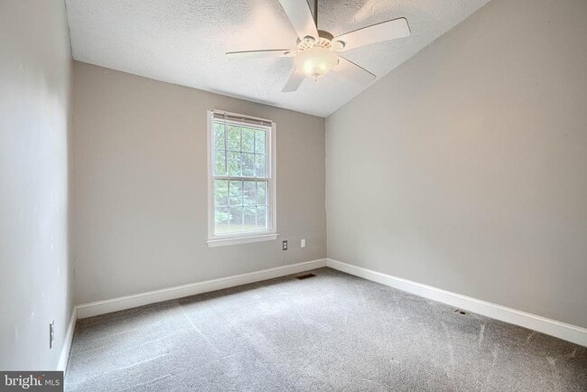 Building Photo - 1725 Beechbank Way