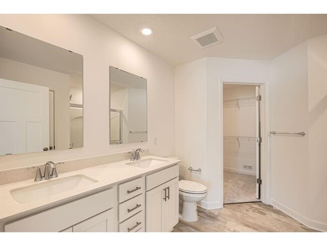 Building Photo - 1082 Jubert Dr