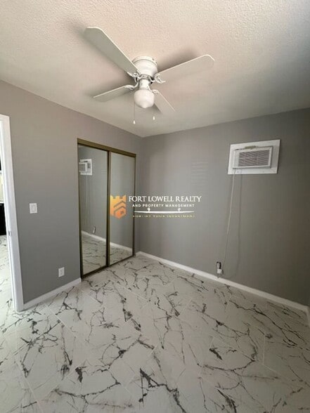 Building Photo - 2632 N 29th Pl