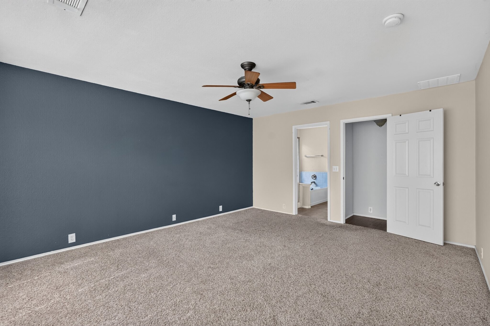 Building Photo - 1325 Periwinkle Dr