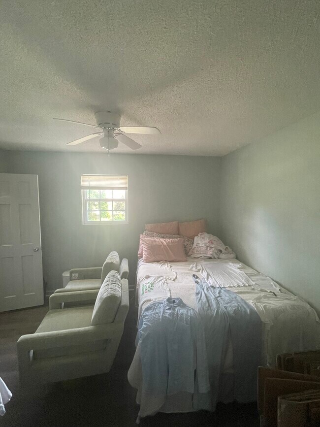 Building Photo - 507 Stinson Dr