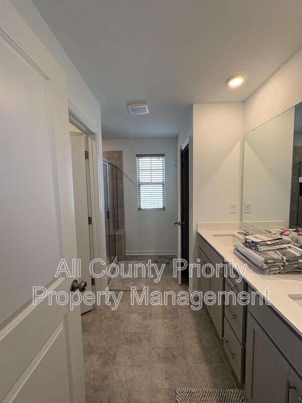 Building Photo - 154 S Finley Lndg Pkwy