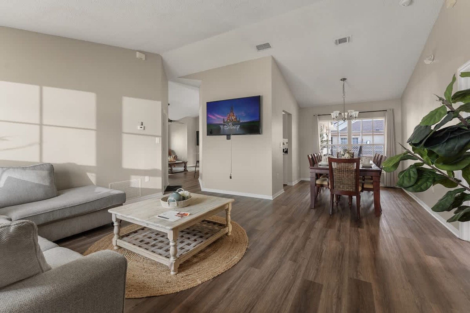 Building Photo - 2822 Formosa Blvd