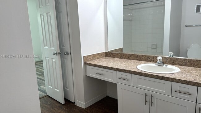 Building Photo - 160 SW 117th Terrace