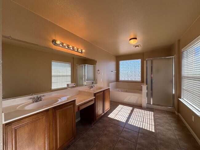 Building Photo - 507 Taurus Dr