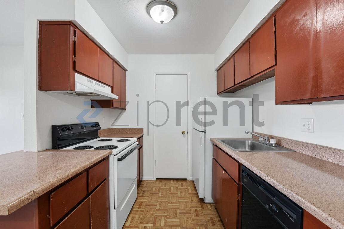Building Photo - Unit 111