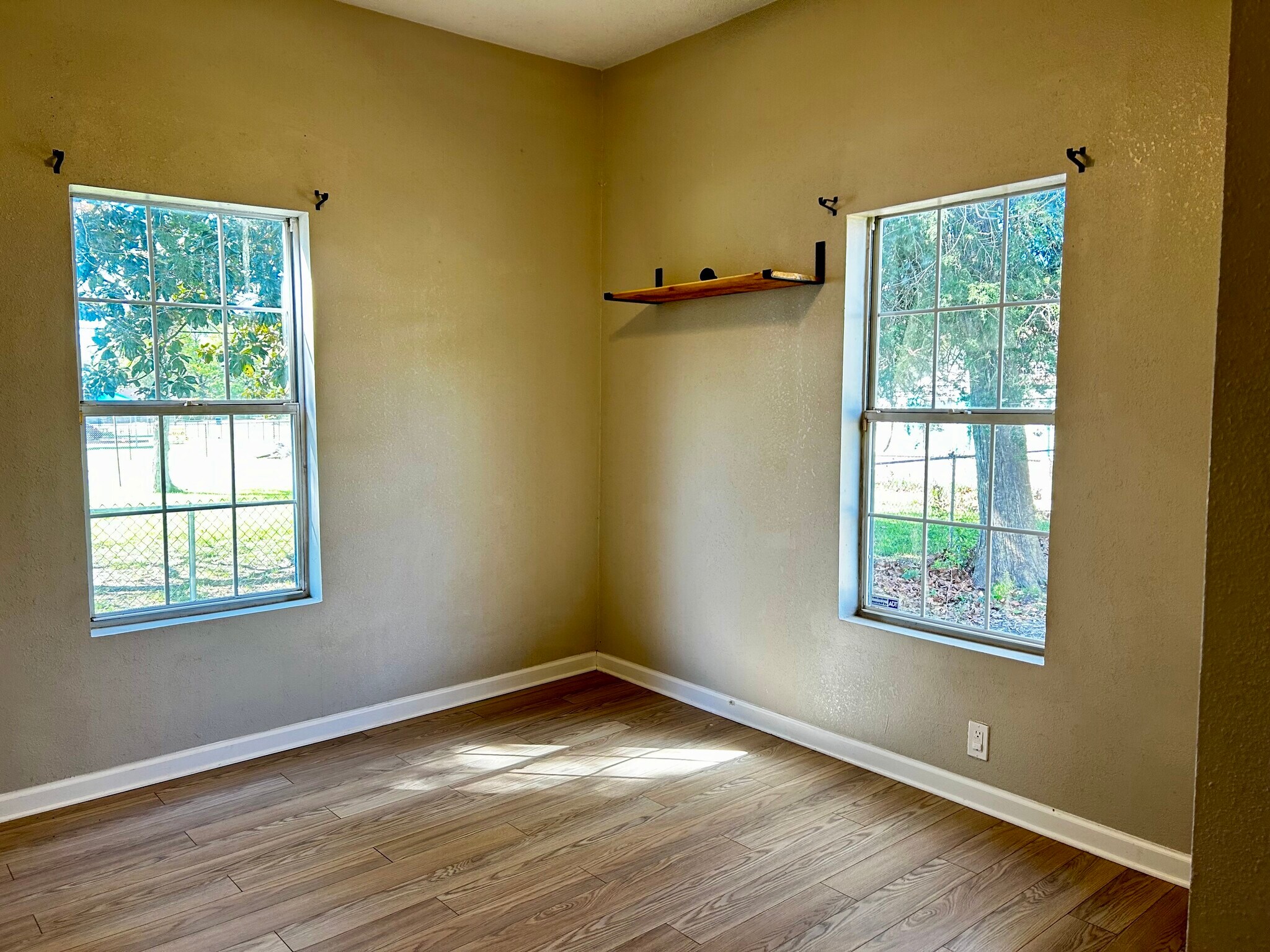 Building Photo - 721 N Texas St