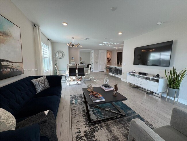 Building Photo - 44448 Palm Frond Dr