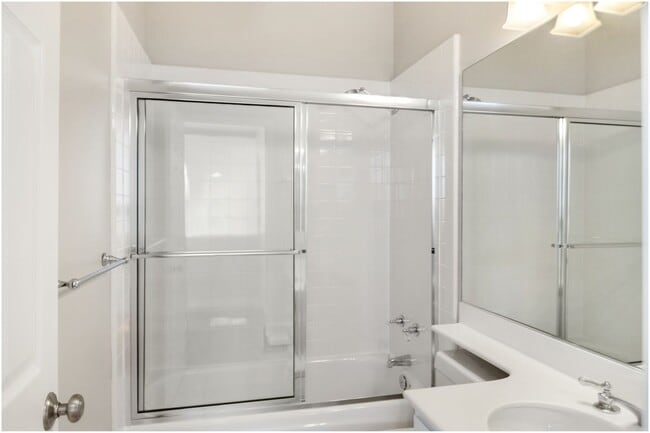 Building Photo - 2 Bedroom Plus Loft - Laguna Niguel Condo!