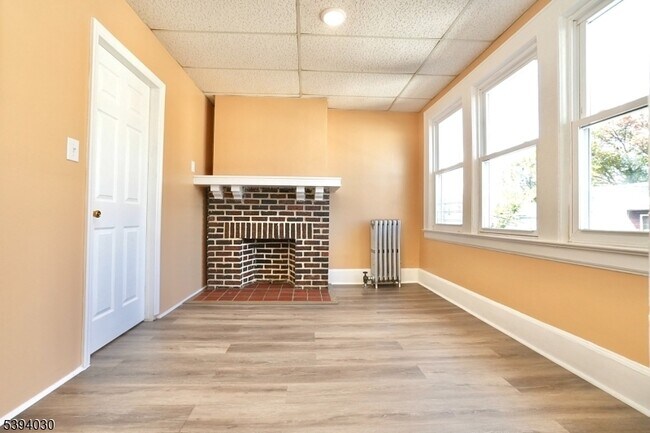 Building Photo - 180 Hobson St