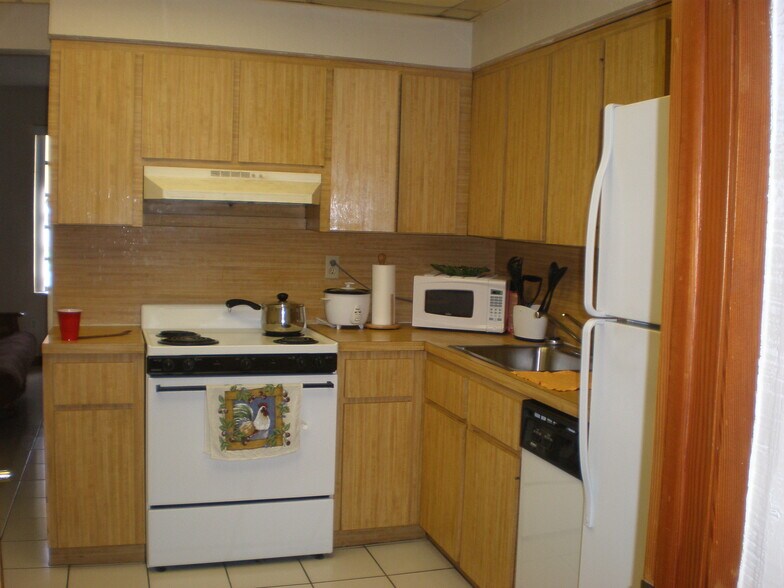 Building Photo - 8927 SW 40th Ter