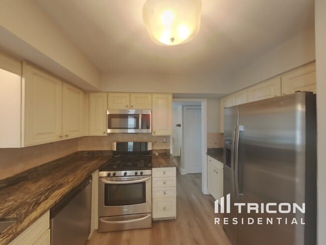 Building Photo - 3253 Farragut Ct