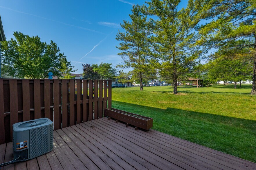 Building Photo - 4946 Stoneybrook Blvd