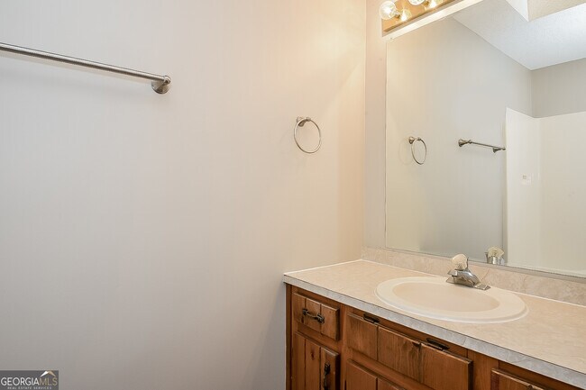 Building Photo - 3992 Fairington Dr