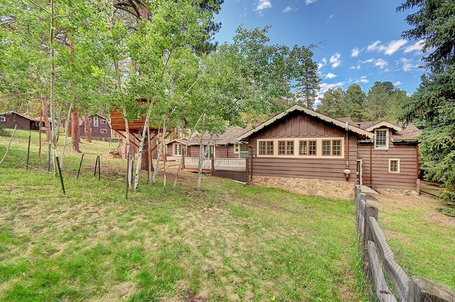 Building Photo - Great Home on Douglas Park, near Downtown ...