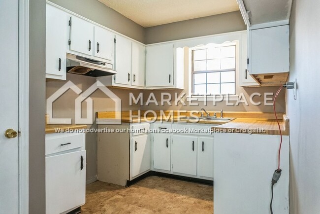 Building Photo - 5231 Haynes Dr