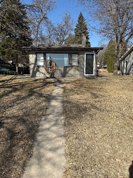 Building Photo - 1400 Woodlawn Beach