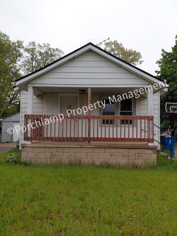 Primary Photo - 5038 Carson Ave SW