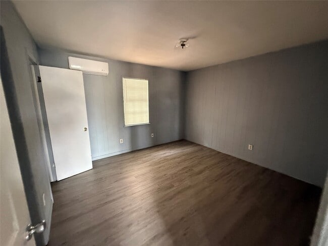 Building Photo - 6603 Avenue T