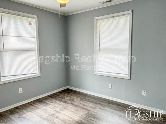 Building Photo - 122 Blaire Ln