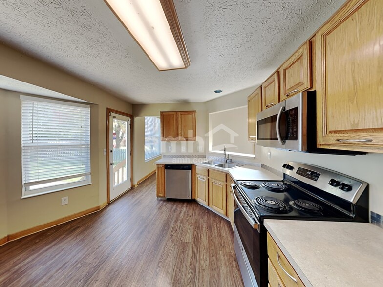 Building Photo - 808 Gascony Dr