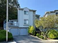 Building Photo - 5 Viburnum Ct