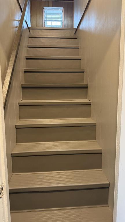 Building Photo - 215 Marion Dr