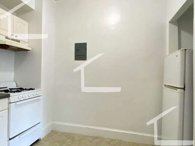 Building Photo - Packard's Corner Area, Heat, Hot Water Inc...
