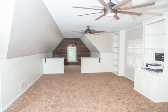 Building Photo - 10060 Avent Ridge Cove