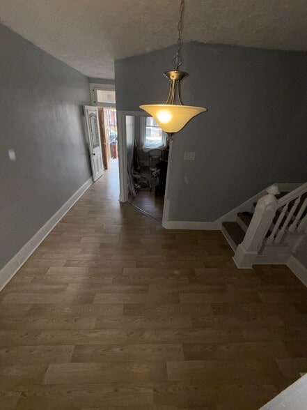 foyer and hallway - 803 N DuPont St
