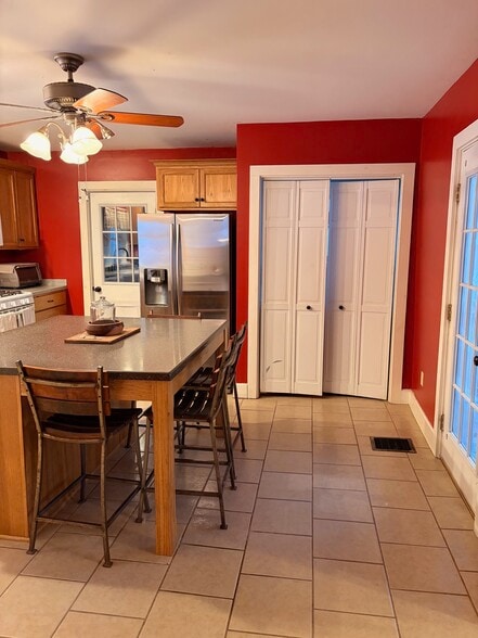 Building Photo - 2644 E Sherman Hollow Rd